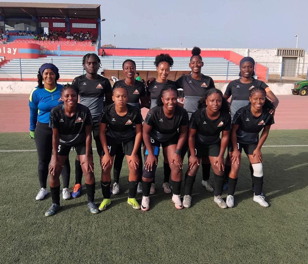Black Panthers feminino.jpg
