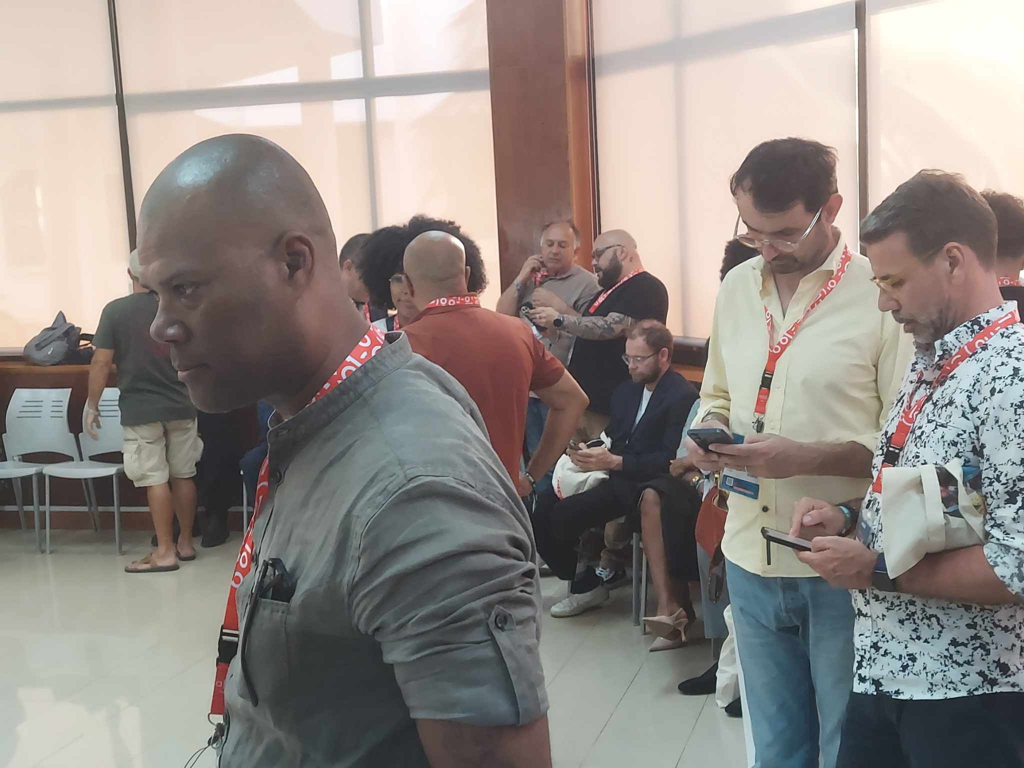 PM com prodtores 3 director geral ame.jpg