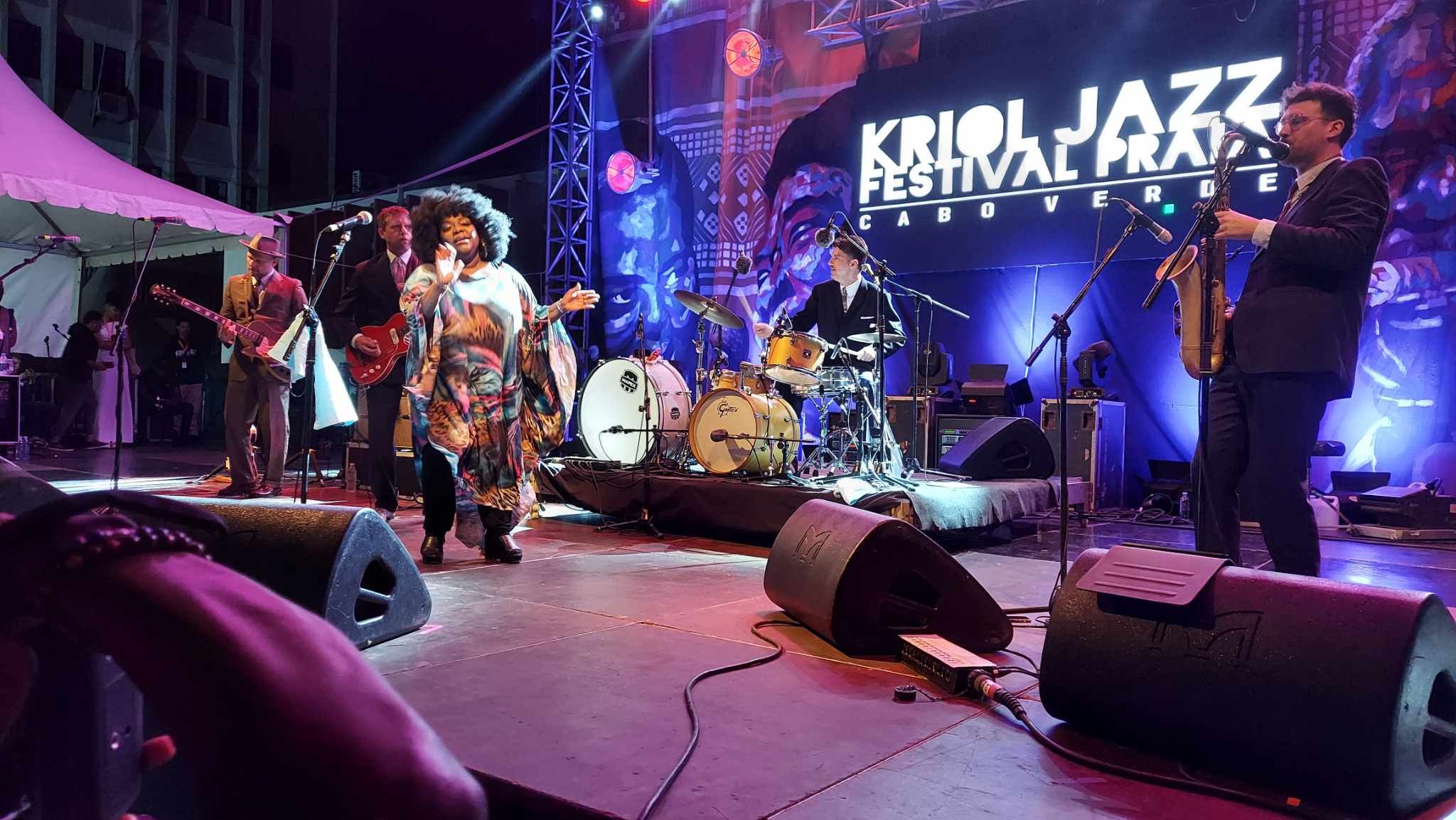 cantora americana.jpg