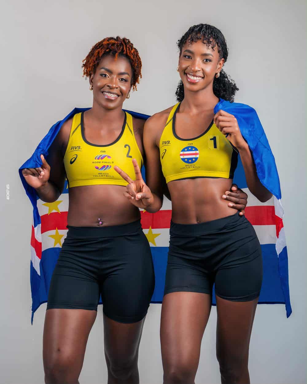 dupla irmas Ludmilia e Janice Varela 2.jpeg